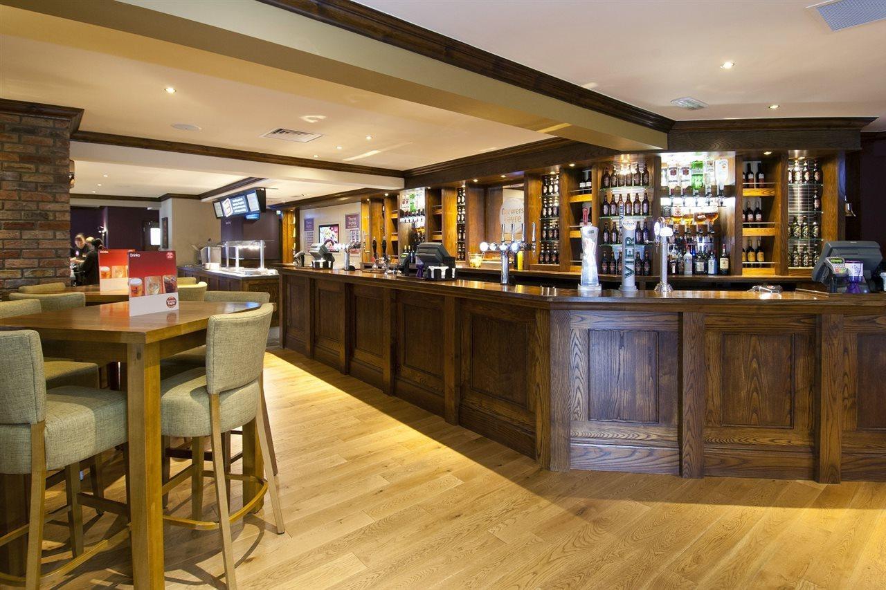 Premier Inn Bicester Esterno foto
