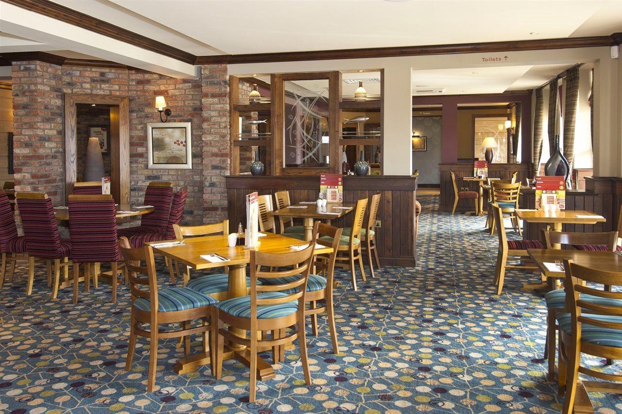 Premier Inn Bicester Esterno foto