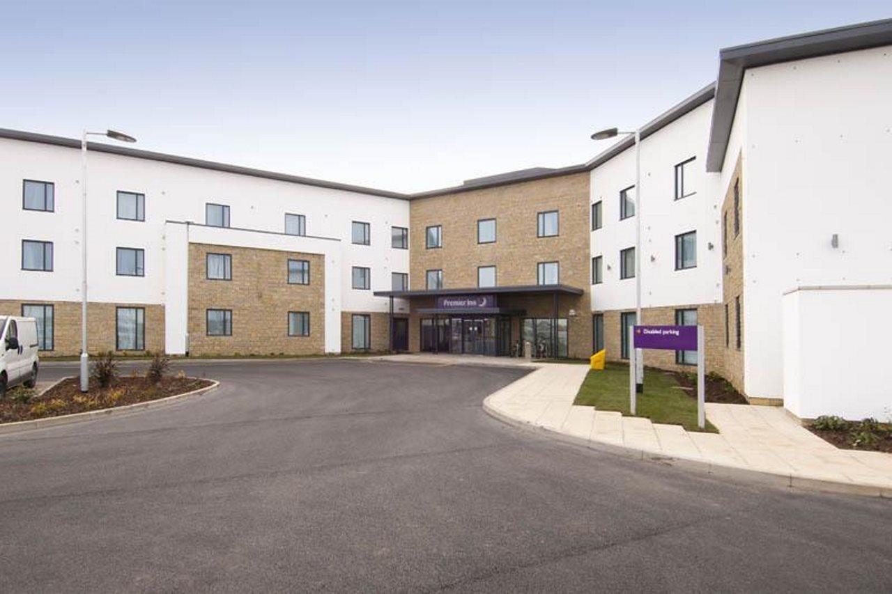 Premier Inn Bicester Esterno foto