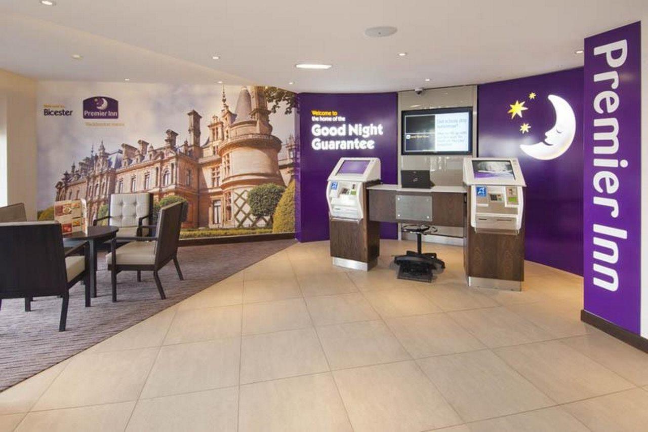 Premier Inn Bicester Esterno foto