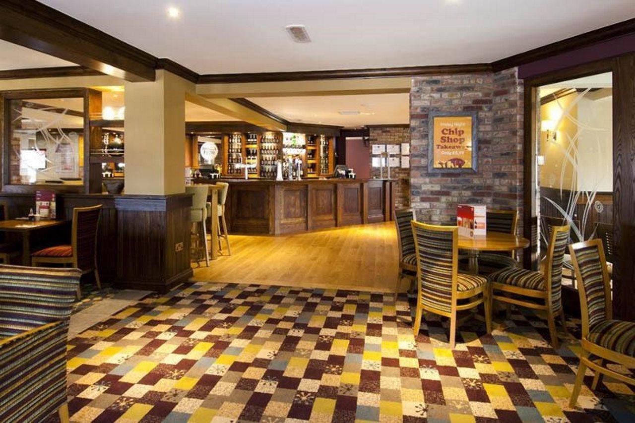 Premier Inn Bicester Esterno foto
